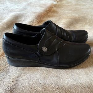 Clark’s Collection soft cushion Black Leather Women’s Shoes like new size 10